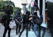 Estiman pérdidas de 5 millones de dólares por vandalismo en marcha Ayotzinapa Estiman pérdidas de 5 millones de dólares por vandalismo en marcha Ayotzinapa.