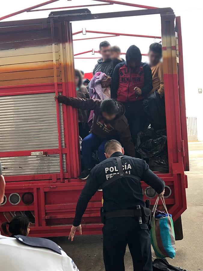 Los migrantes fueron trasladados a las instalaciones del Instituto Nacional de Migraci&oacute;n (INM) para poder recibir atenci&oacute;n consular.
