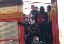 Interceptan a 45 migrantes dentro de un camión en el este de México