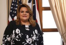 Jennifer González, indicó que es "decepcionante" que proyectos previstos en instalaciones militares estadounidenses en Puerto Rico pierdan su financiación para poder destinar esos fondos a la construcción del muro fronterizo con México.