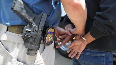 Las deportaciones expeditas, recordaron medios locales, se aplican a inmigrantes indocumentados capturados en los 14 días siguientes a su entrada al país.