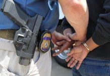 Las deportaciones expeditas, recordaron medios locales, se aplican a inmigrantes indocumentados capturados en los 14 días siguientes a su entrada al país.