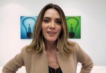 Eladio Carrión y Kany García encabezan especial navideño puertorriqueño La cantante puertorriqueña Kany García ha lanzado este viernes el videoclip de la canción "Aunque sea un momento", una balada que refleja un momento de angustia para los personajes que lo representan.