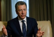 Su dimisión, aunque sin explicación oficial, es la primera que deriva del escándalo ucraniano.