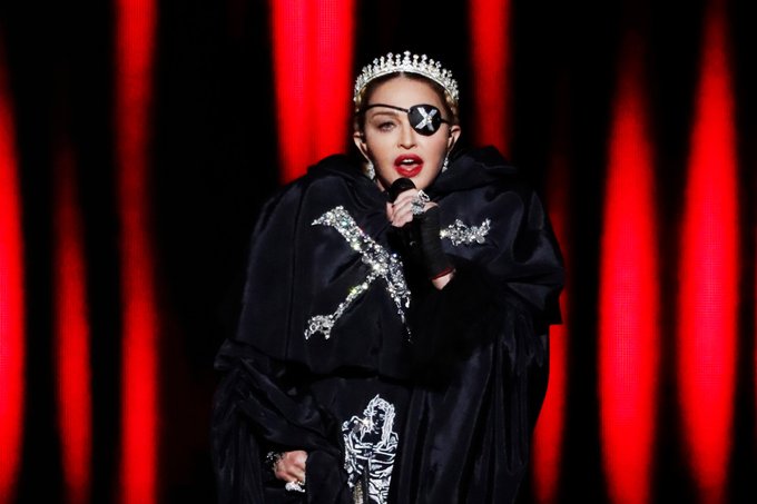 Madonna iba a dar el pistoletazo de salida a su gira el pasado 12 de septiembre pero tuvo que posponer esa fecha por problemas técnicos.