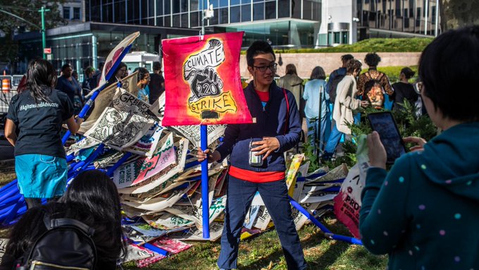 Las autoridades de Nueva York han anunciado que 1,1 millones de estudiantes tienen permiso para faltar a la escuela para expresar su apoyo a la marcha.