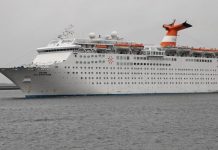 Más de un millar de personas evacuadas por Dorian llegan a EEUU en un crucero El crucero Grand Celebration llegó al puerto de Palm Beach con más de un millar de personas que fueron evacuadas de Bahamas.