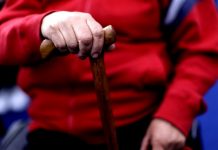 Qué pueden hacer hospitales y consultorios para que los adultos mayores estén más seguros Qué pueden hacer hospitales y consultorios para que los adultos mayores estén más seguros.