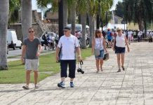 República Dominicana achaca baja cifra de turismo a "desafortunada campaña mediática" En el caso particular de agosto, el informe del BCRD señaló que la llegada de pasajeros no residentes bajó 7,5 %.