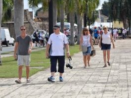 República Dominicana achaca baja cifra de turismo a "desafortunada campaña mediática" En el caso particular de agosto, el informe del BCRD señaló que la llegada de pasajeros no residentes bajó 7,5 %.