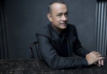 Hanks recibirá el testigo como premio Cecil B. deMille de Jeff Bridges, quien fue el homenajeado con la misma distinción en la gala de 2019.