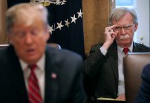 "Yo estaba en desacuerdo con John Bolton en sus actitudes sobre Venezuela. Creo que se pasó bastante de la raya", dijo Trump.