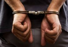 Detenido un agente egipcio por espiar a compatriotas opositores en EE.UU. Una jueza del Tribunal de Primera Instancia de San Juan encontró causa para arresto contra un individuo que enfrentaba 118 cargos por fraude que generaron pérdidas en más de 80.000 dólares