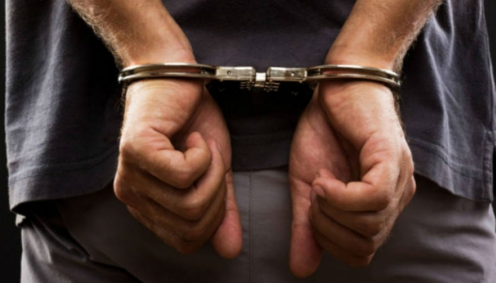 detenido Una jueza del Tribunal de Primera Instancia de San Juan encontró causa para arresto contra un individuo que enfrentaba 118 cargos por fraude que generaron pérdidas en más de 80.000 dólares