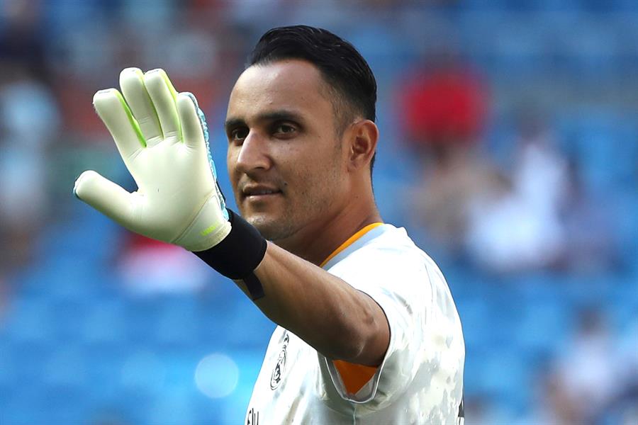 keylor navas El portero costarricense Keylor Navas se despidió de sus compañeros del Real Madrid en el vestuario visitante del estadio de la Cerámica, tras el empate ante el Villarreal