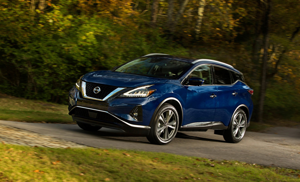 Ahora en su tercera generación, el Murano es refrescado este año, manteniendo su valor atractivo con un modelo base.
