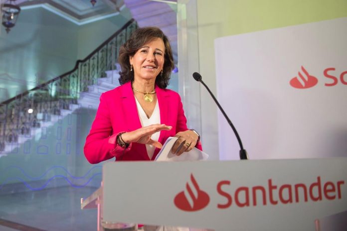 La presidenta del Banco Santander, la española Ana Botín, anunció este lunes en Nueva York que va a entrar en la junta directiva de la filial estadounidense