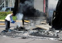 Ciudad mexicana de Culiacán vuelve a la calma tras violenta jornada del narco Los comercios de la ciudad han ido retomando la actividad de un día normal, aunque llevó una buena parte del día retirar todos los obstáculos en los bloqueos que puso el narco.