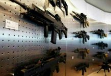 En septiembre de 2018 el colombiano asistió a una reunión en Colombia con un traficante de armas para el ELN con el fin de venderle las pistolas enviadas a Colombia.