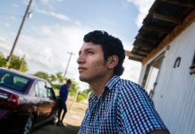 Francisco Galicia, de 18 años, aún se encuentra en un limbo legal tras ser liberado por las autoridades migratorias, informó el diario "The Dallas Morning News".