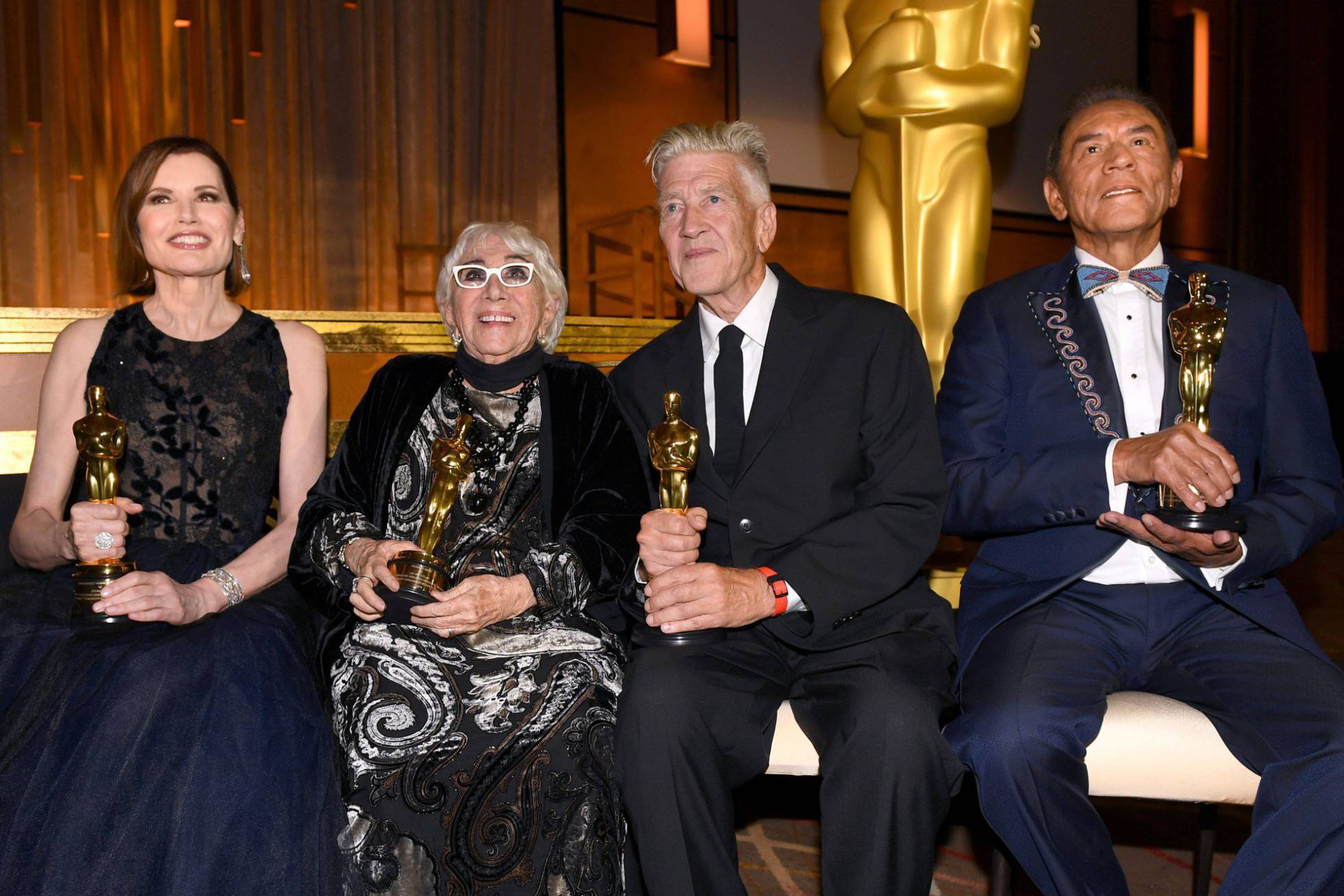 Geena Davis, Lina Wertmuller, David Lynch y We s Studi, durante la ceremonia de premiación.