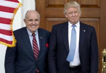 El abogado de Trump y exalcalde de Nueva York ha negado haber violado las normas, aunque ha reconocido que trabajó con fiscales ucranianos.