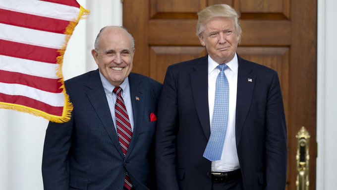 El abogado de Trump y exalcalde de Nueva York ha negado haber violado las normas, aunque ha reconocido que trabaj&oacute; con fiscales ucranianos.