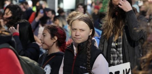 Greta Thunberg encabezó en Vancouver una manifestación de entre 12.000 y 15.000 personas.