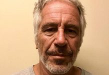 Un patólogo forense contratado por el hermano de Jeffrey Epstein afirmó este miércoles que la evidencia sugiere que el magnate, acusado de tráfico sexual, no se suicidó en su celda en Nueva York, sino que pudo haber sido estrangulado.