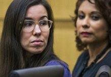 En caso de que los jueces anulen la sentencia deberán determinar si se deberá realizar un nuevo juicio en contra de Arias.