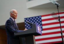 Biden acusa a Trump de "traicionar" al país al retirar sus tropas de Siria Biden criticó especialmente la "insultante" afirmación de Trump de que no tiene ninguna obligación de proteger a los kurdosirios.