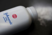 Johnson & Johnson retira un lote de polvos para bebé por aparición de amianto La retirada se limita a un lote de polvos para bebés producido y distribuido en Estados Unidos en 2018.
