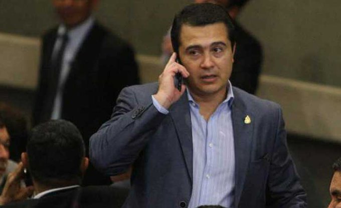la primera etapa de Hernández en el narcotráfico fue en el 2004 brindando información logística a los narcos.