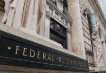 Fed inicia reunión dividida entre pausar o continuar con el recorte de tipos El banco central emitirá el miércoles un comunicado al término de la reunión, con la decisión final sobre la evolución de la política monetaria del país.