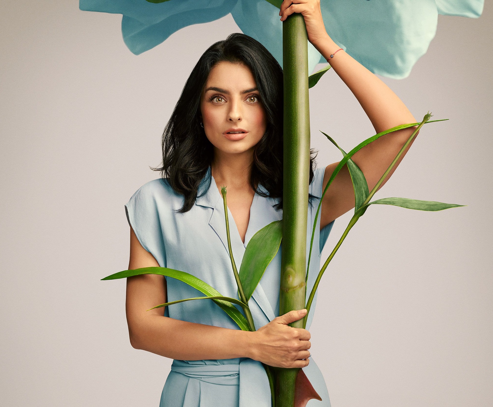 "La casa de las flores", será "mucho más divertida" para los espectadores, según coincidió su elenco.