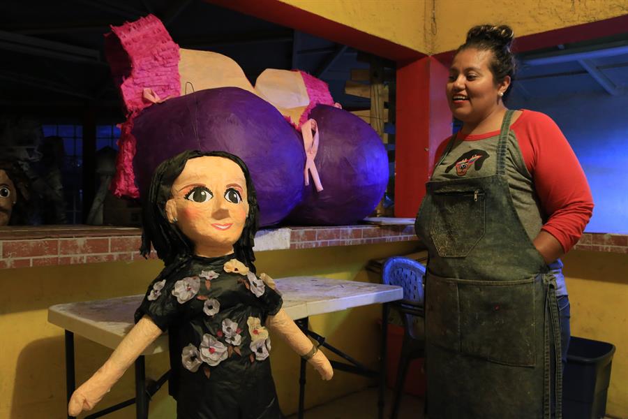 la artesana Silvia S&aacute;nchez, art&iacute;fice de la pi&ntilde;ata, cont&oacute; que la idea era aprovechar la tendencia en redes sociales para reanimar el negocio.
