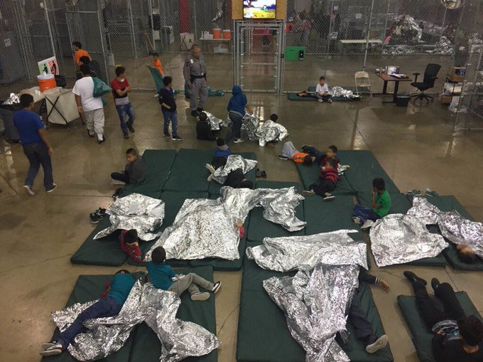 Los defensores de los migrantes advierten que solo en San Diego al menos otra media docena de niños y sus padres están detenidos por CBP desde hace más de 72 horas.