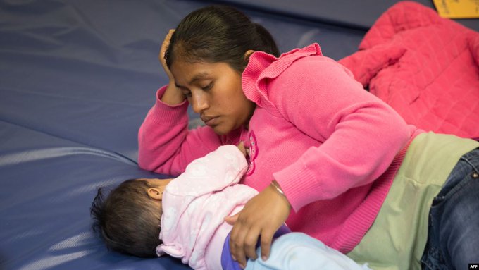 Las pol&iacute;ticas migratorias minan la salud f&iacute;sica y mental de los migrantes atrapados en la frontera norte.(Foto Twitter) 