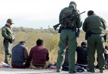 La Comisión de Derechos Civiles declaró que el presidente, Donald Trump, viola el proceso debido amparado por la Constitución y los derechos civiles.
