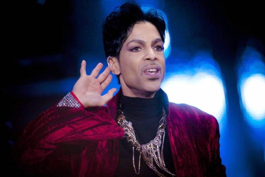 En la imagen, el m&uacute;sico estadounidense Prince. EFE/Balazs Moha/Archivo
