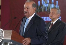 Carlos Slim informó que su subsidiaria Operadora Cicsa obtuvo un contrato de la compañía estatal Petróleos Mexicanos (Pemex).