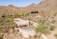 "The Circular Sun House" ha estado dentro y fuera del mercado en los últimos años.