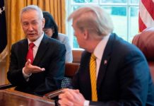"Hemos alcanzado un acuerdo significativo de primera fase (...) pero todavía no está redactado", dijo Trump durante una reunión con el viceprimer ministro chino, Liu He.