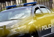 Los agentes encontraron en el lugar de los hechos el cuerpo de un hombre el cual no ha sido identificado en el interior del establecimiento.