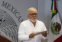 Un juez mexicano libera a otros tres sospechosos del caso Ayotzinapa El subsecretario Encinas coincidió en que la indagatoria del sexenio anterior, del expresidente Enrique Peña Nieto, estuvo "mal hecha" y "mal fundada".