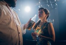 Una obra teatral recauda en Miami 25.000 dólares para damnificados de Dorian "The Amparo Experience", un espectáculo de "teatro de inmersión" que se representa desde el pasado 4 de abril en una casa de Miami y está patrocinado por la marca Real Havana Club.