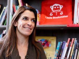 El "limitado acceso" a las bibliotecas públicas en México y la nueva relación que tienen los niños con los teléfono móviles motivaron a Ariadna Trapote a emprender Little Bookmates.