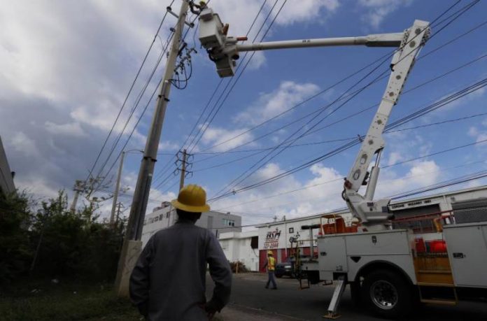 La iniciativa pone fin a la polémica desatada en Puerto Rico desde que el miércoles se diera a conocer el aumento de la tarifa de la electricidad promovido por la NEPR a través de la estatal Autoridad de la Energía Eléctrica, rechazada por el Ejecutivo y las dos cámaras legislativas.