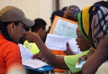 Los migrantes, en su mayoría africanos y haitianos, que tengan en sus manos la tarjeta que les permita transitar por el país iniciarían el próximo viernes una caravana