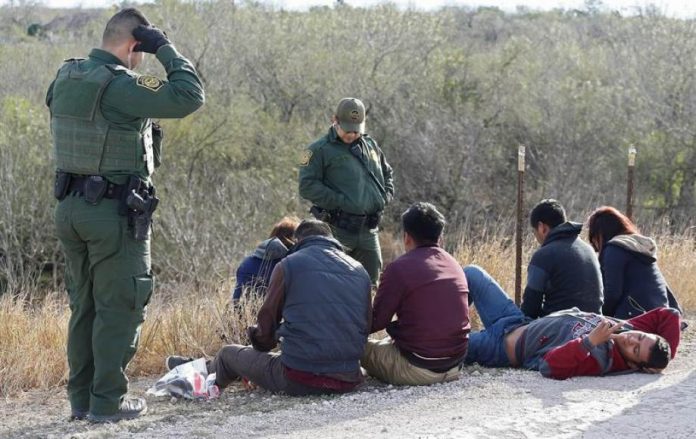 Las autoridades practicarán pruebas de ADN a todos los inmigrantes que crucen su frontera desde México y que estén bajo su custodia cuando entre en vigor una regulación próximamente